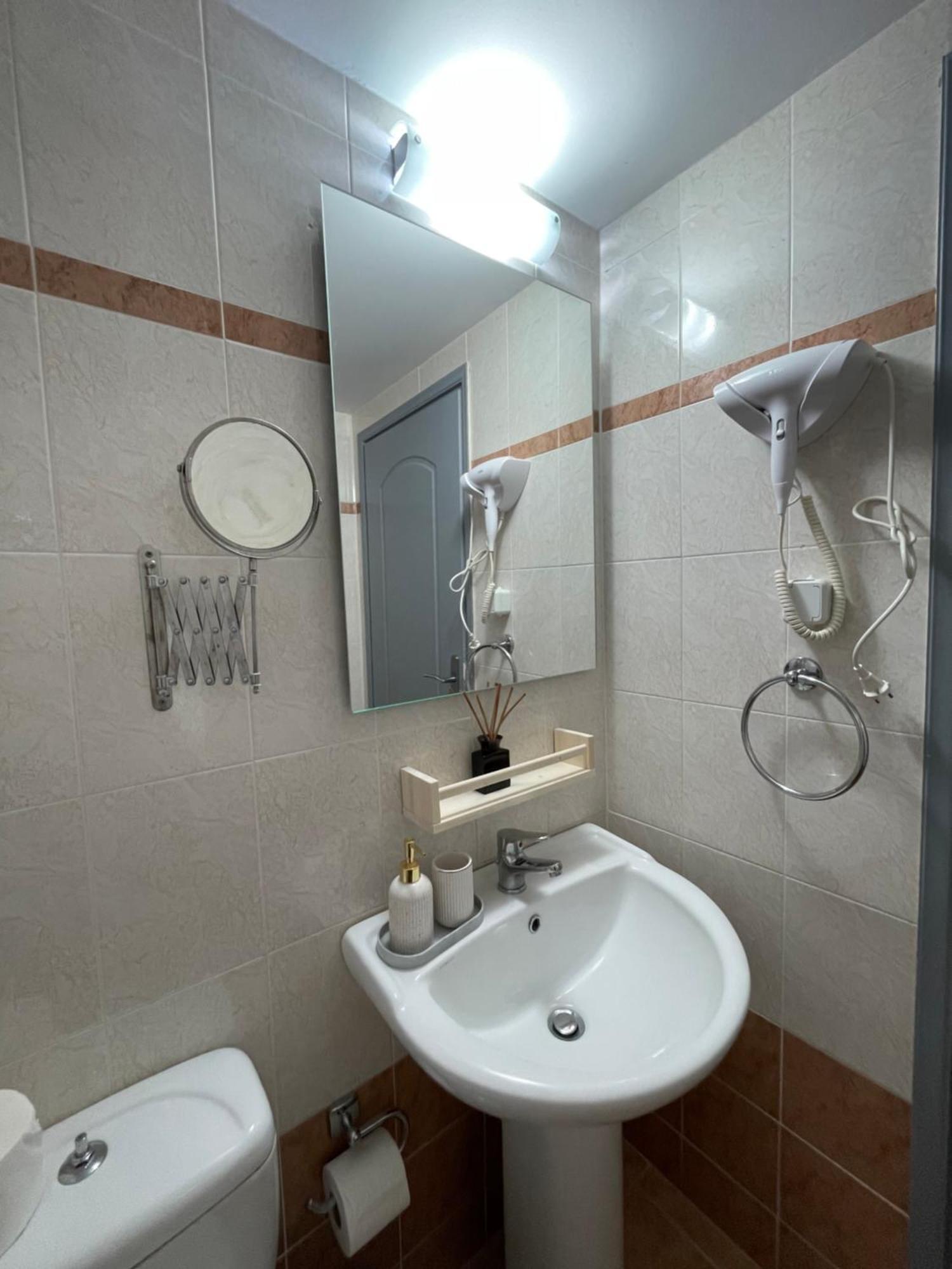 Helios Apartments Плакиас Екстериор снимка