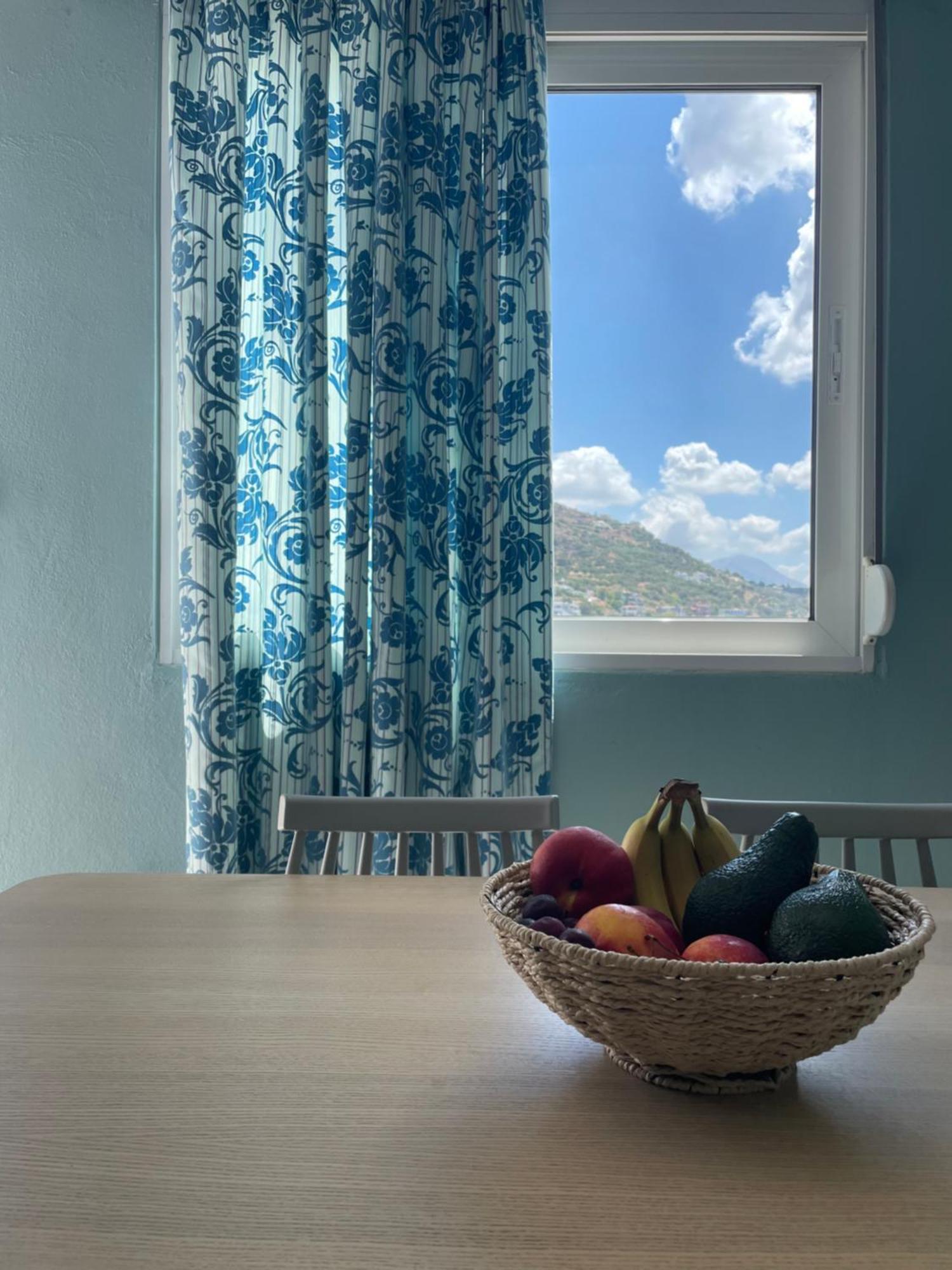 Helios Apartments Плакиас Екстериор снимка